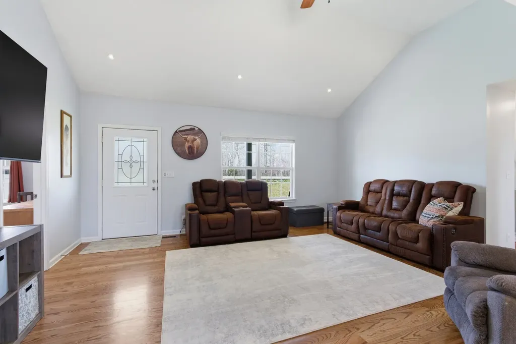 3080 Bowker Road Charlotte TN 37036