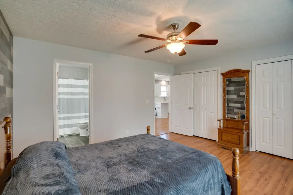145 S Palmers Chapel Road White House TN 37188
