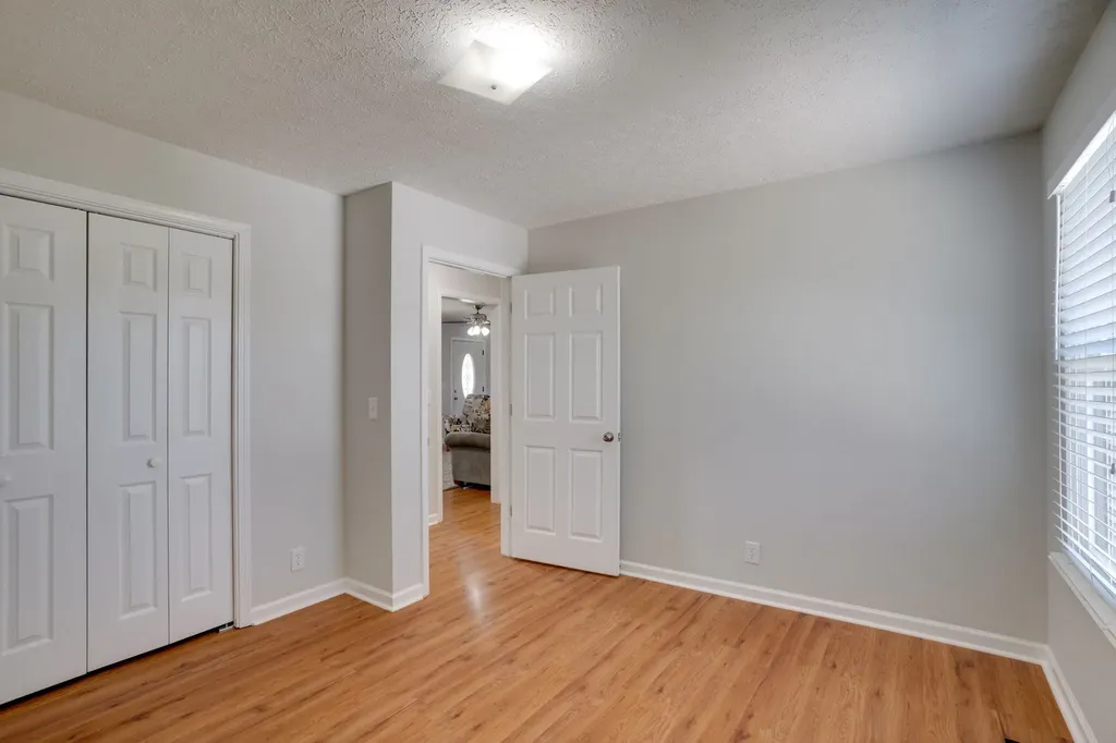145 S Palmers Chapel Road White House TN 37188