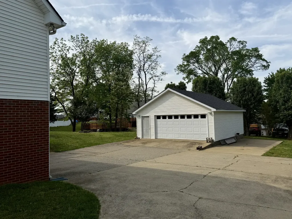 145 S Palmers Chapel Road White House TN 37188