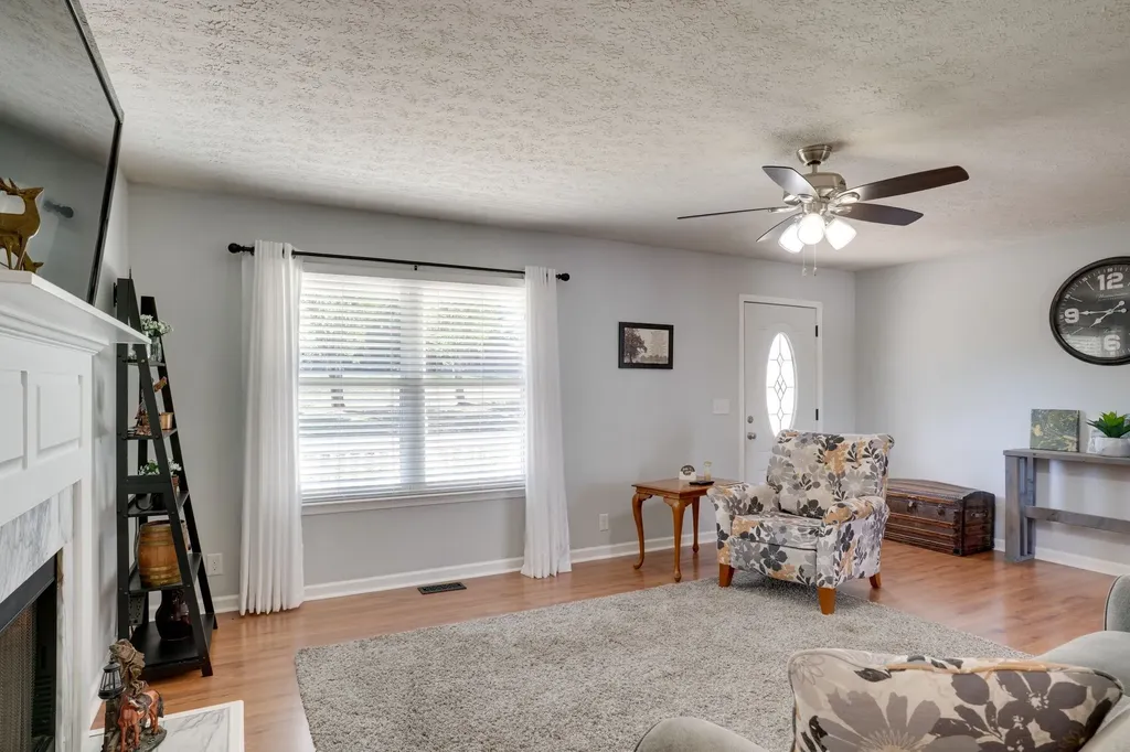 145 S Palmers Chapel Road White House TN 37188