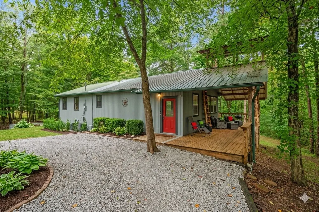 2543 S Bunker Hill Road Sparta TN 38583