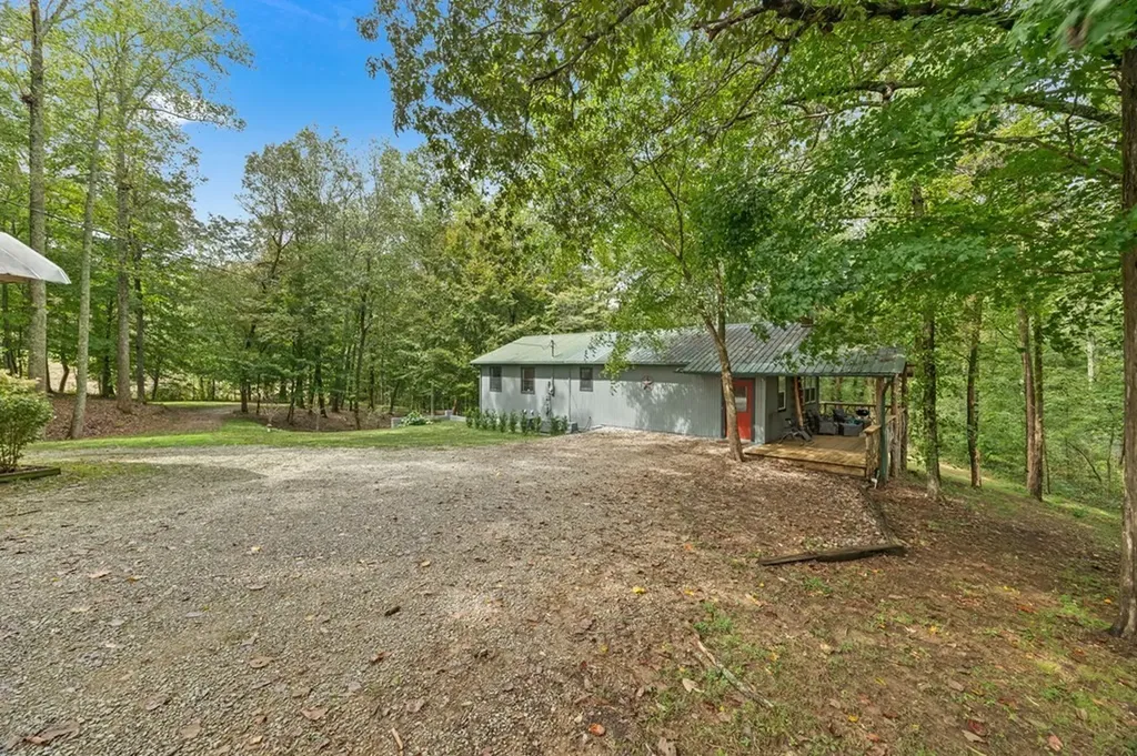 2543 S Bunker Hill Road Sparta TN 38583