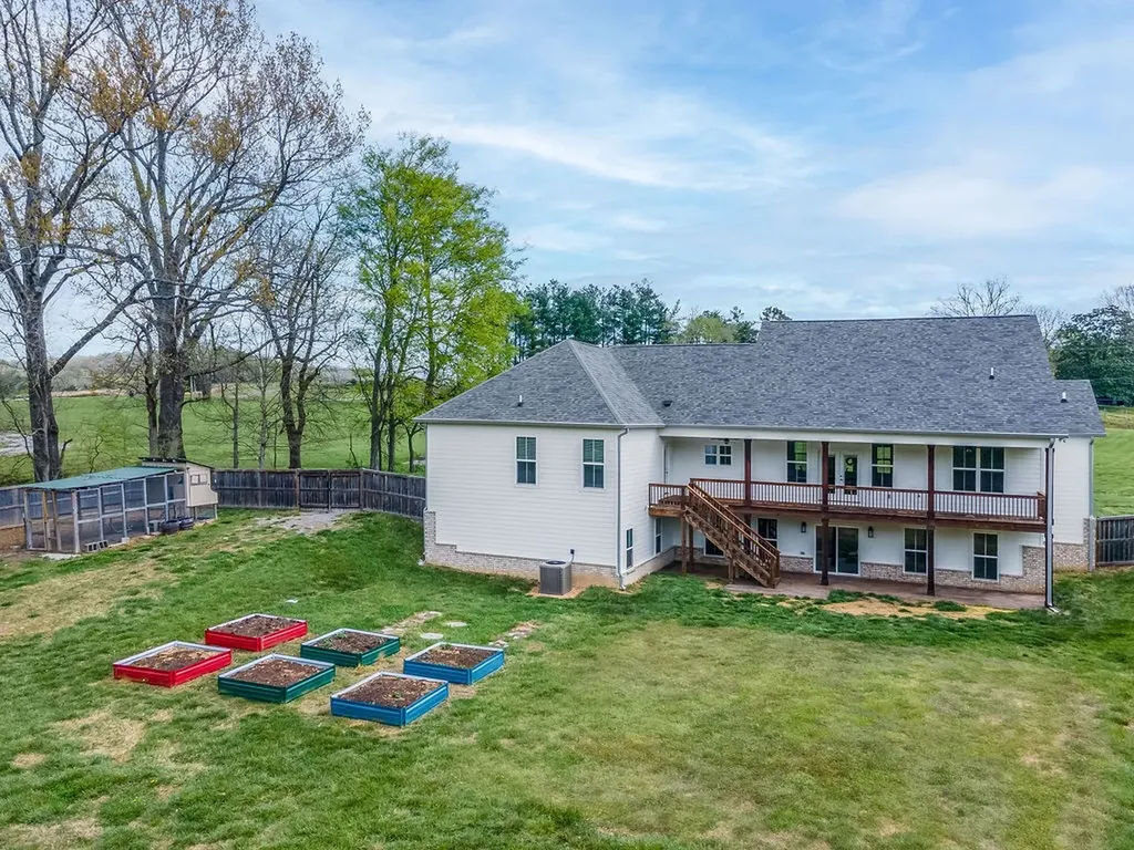 3988 Pulaski Highway Culleoka TN 38451