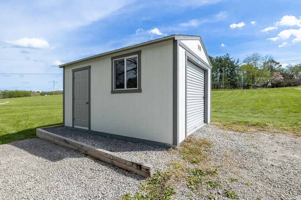 3988 Pulaski Highway Culleoka TN 38451