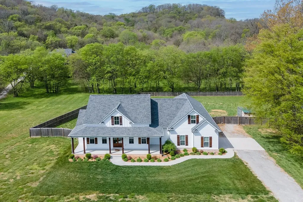3988 Pulaski Highway Culleoka TN 38451