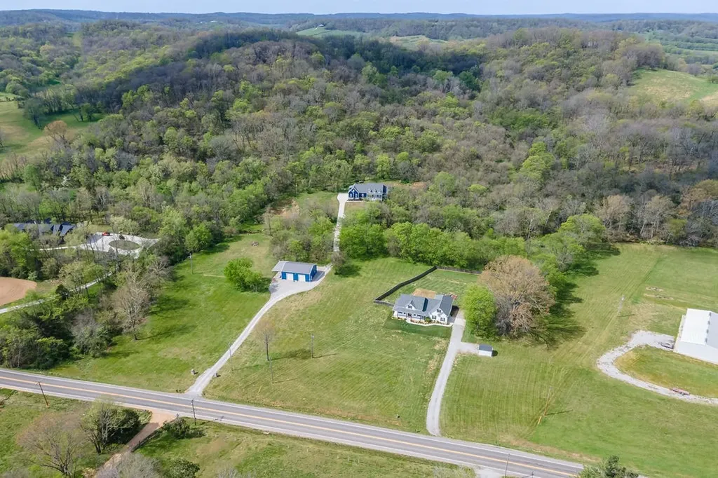 3988 Pulaski Highway Culleoka TN 38451