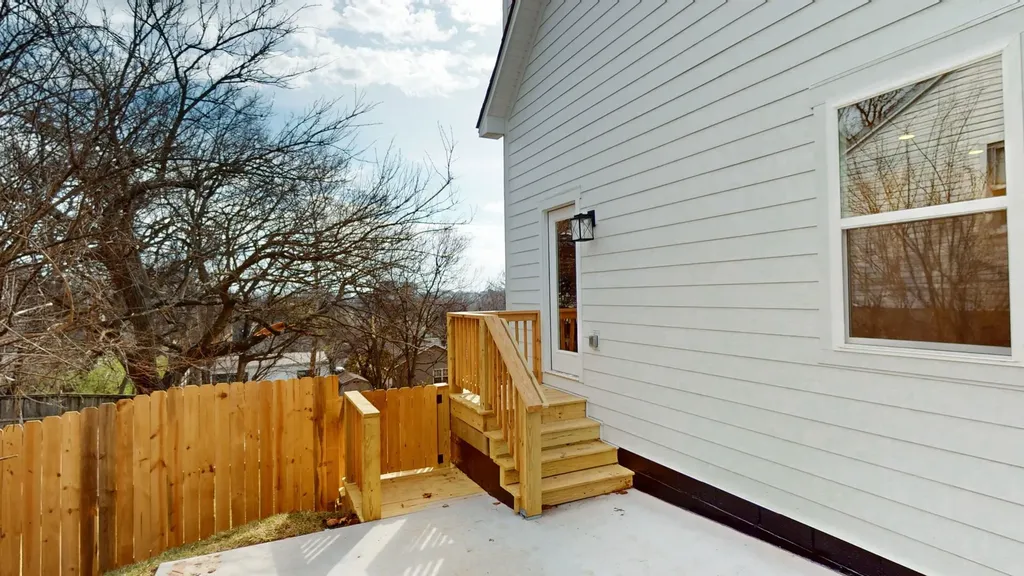 274 38th Ave, N Nashville TN 37209