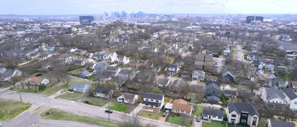 274 38th Ave, N Nashville TN 37209