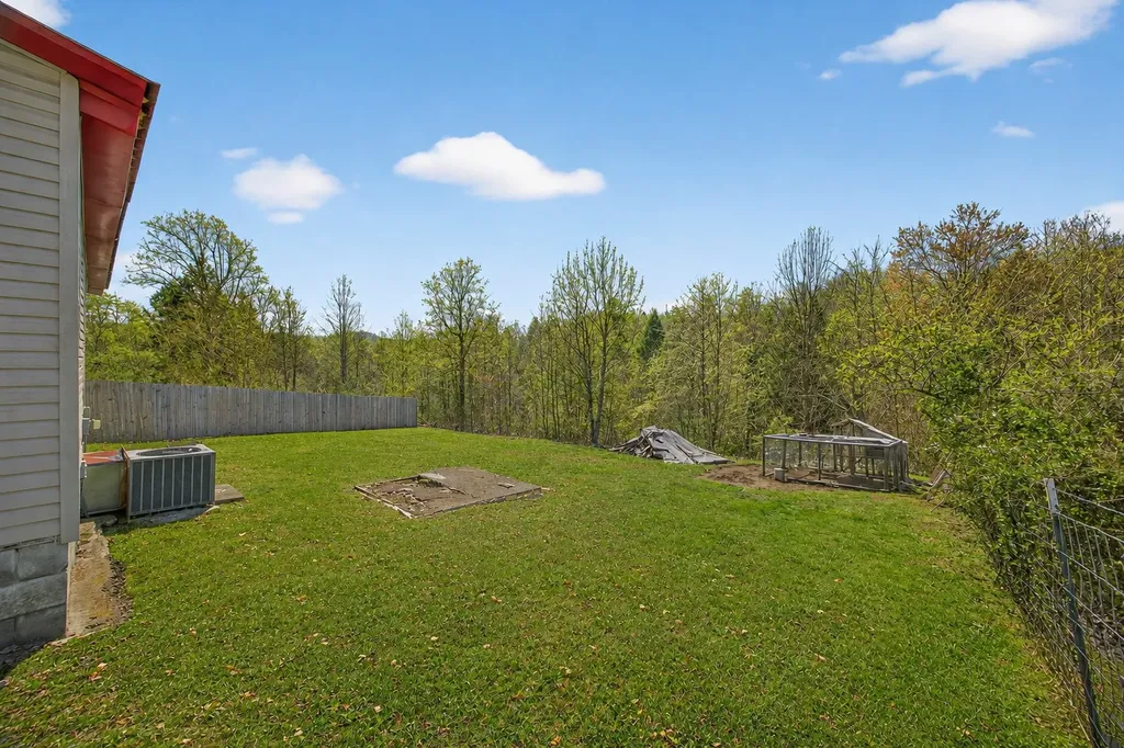 220 Pierce Lane Monterey TN 38574
