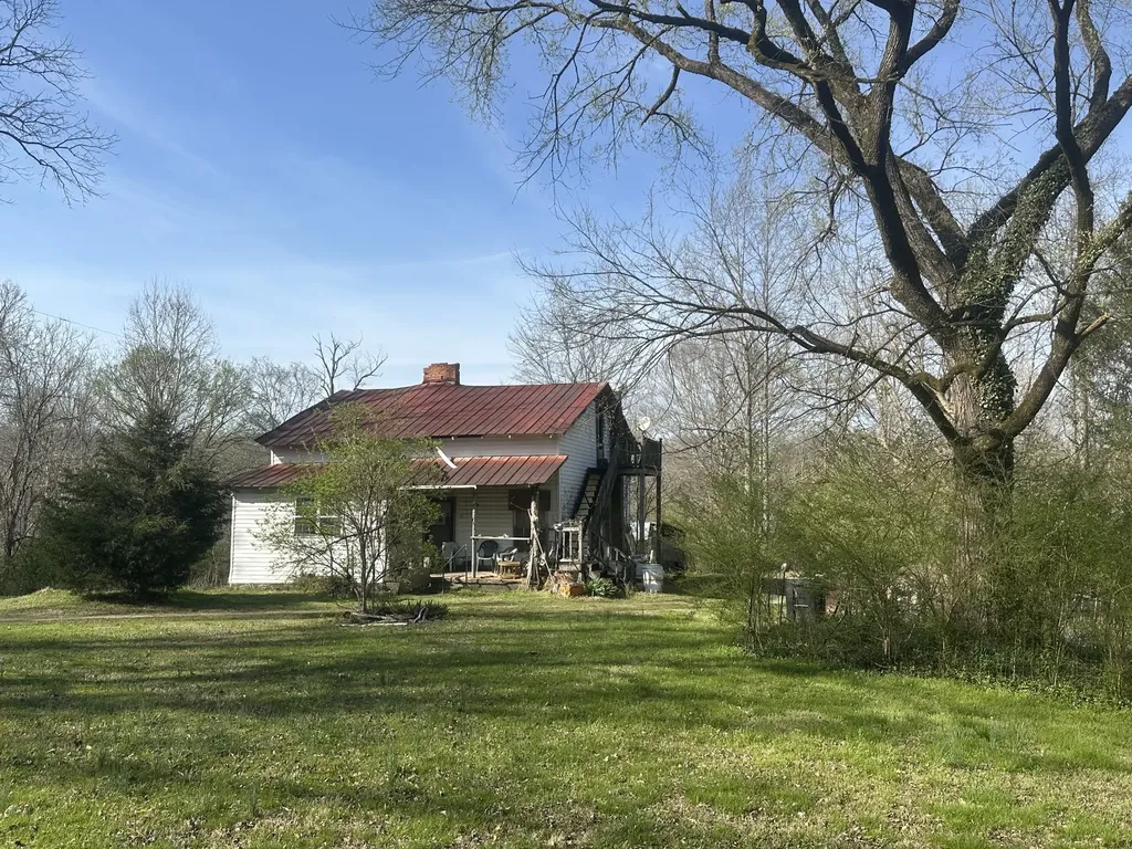 1520 Craggie Hope Road Kingston Springs TN 37082