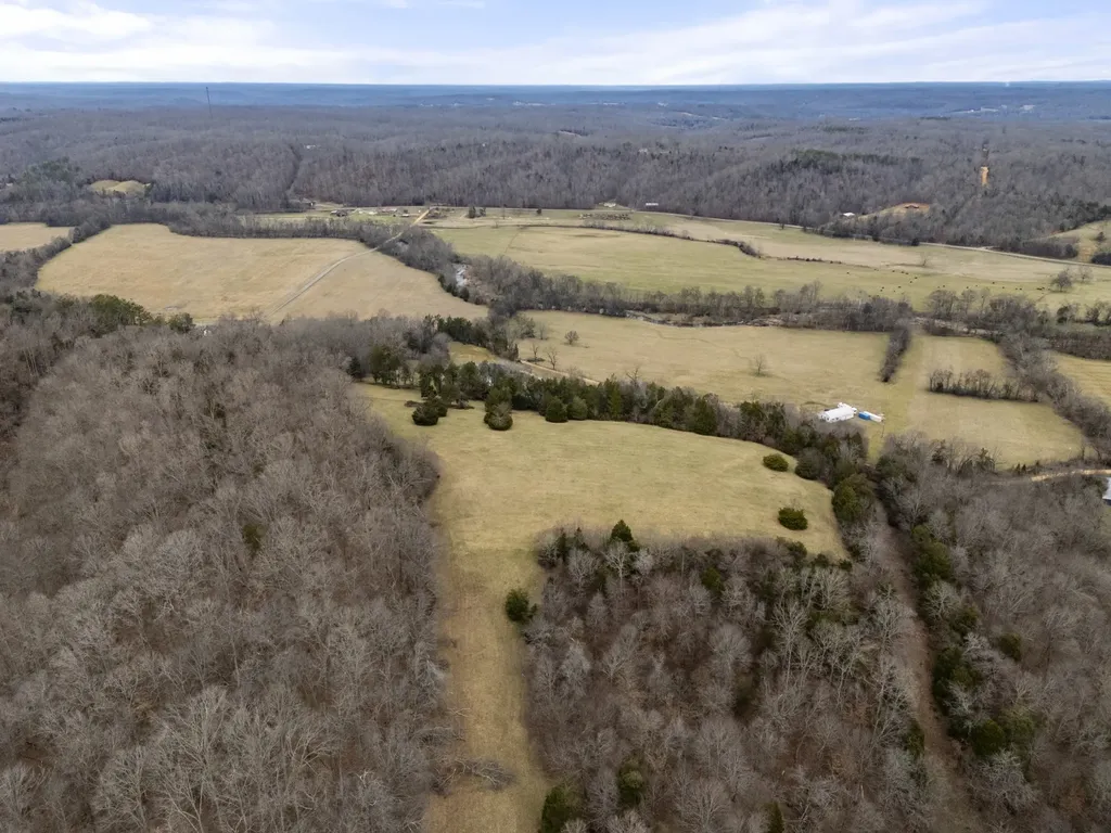 1447 W Beaverdam Road Centerville TN 37033
