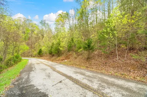 736 Russell Brothers Road Sharps Chapel TN 37866