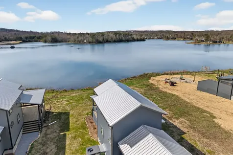 113 Shoreside Court Tracy City TN 37387