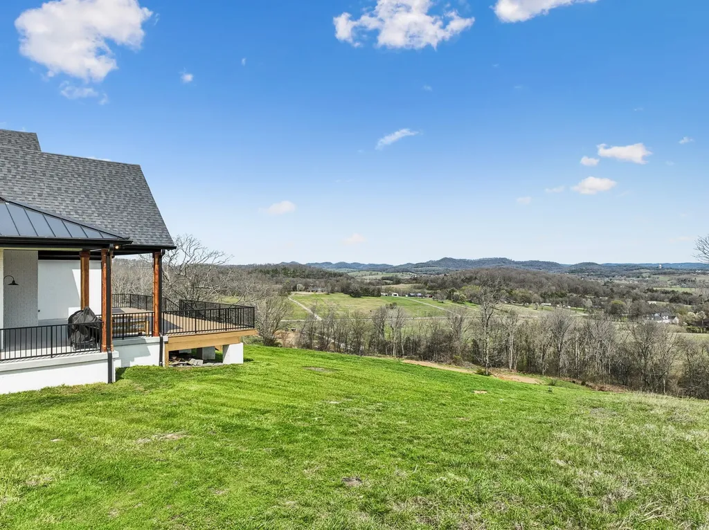 225 Boat Dock Road Hartsville TN 37074