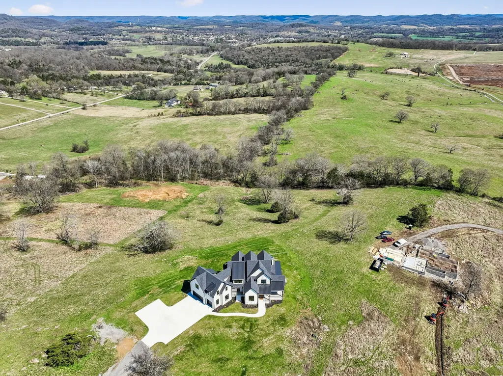 225 Boat Dock Road Hartsville TN 37074