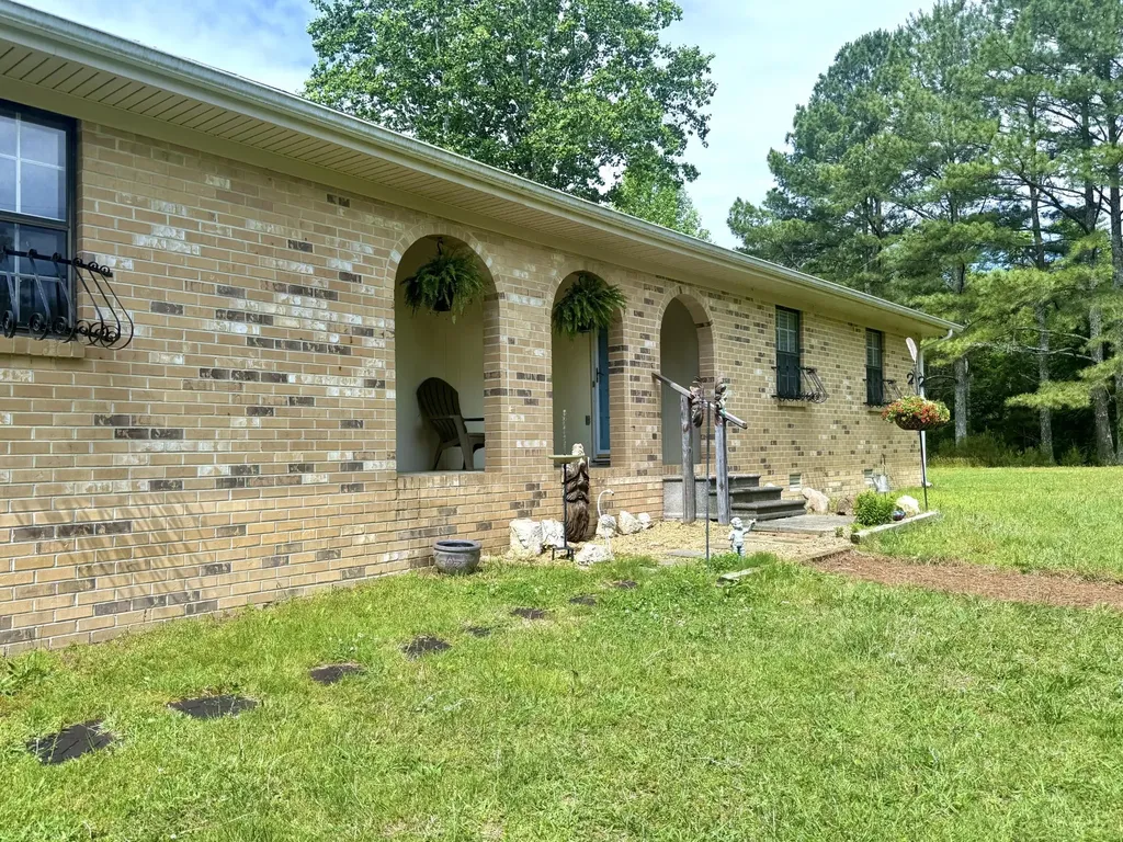1127 Dean Corvin Lane Dayton TN 37321