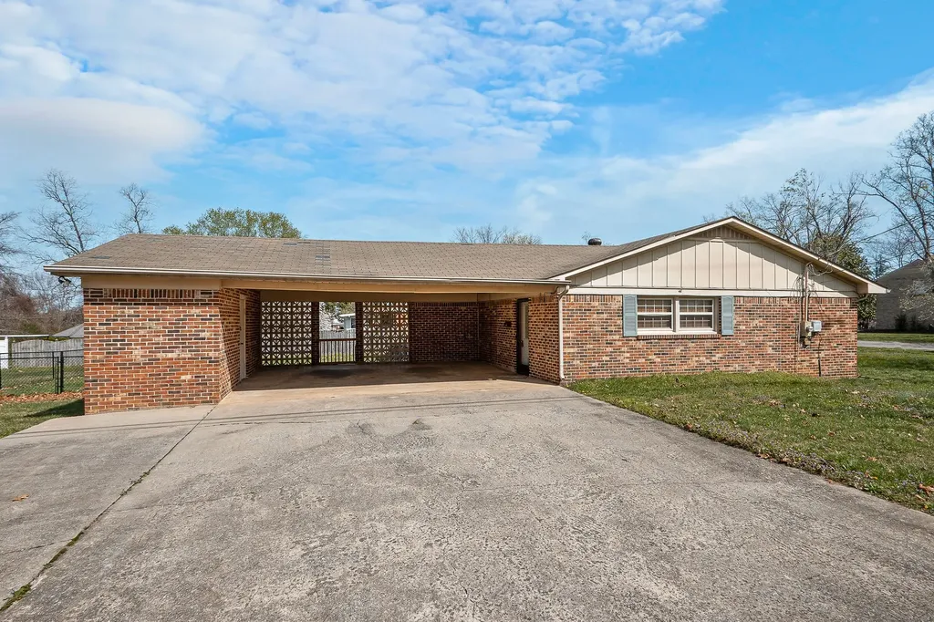 787 Clover Hill Drive Cookeville TN 38501
