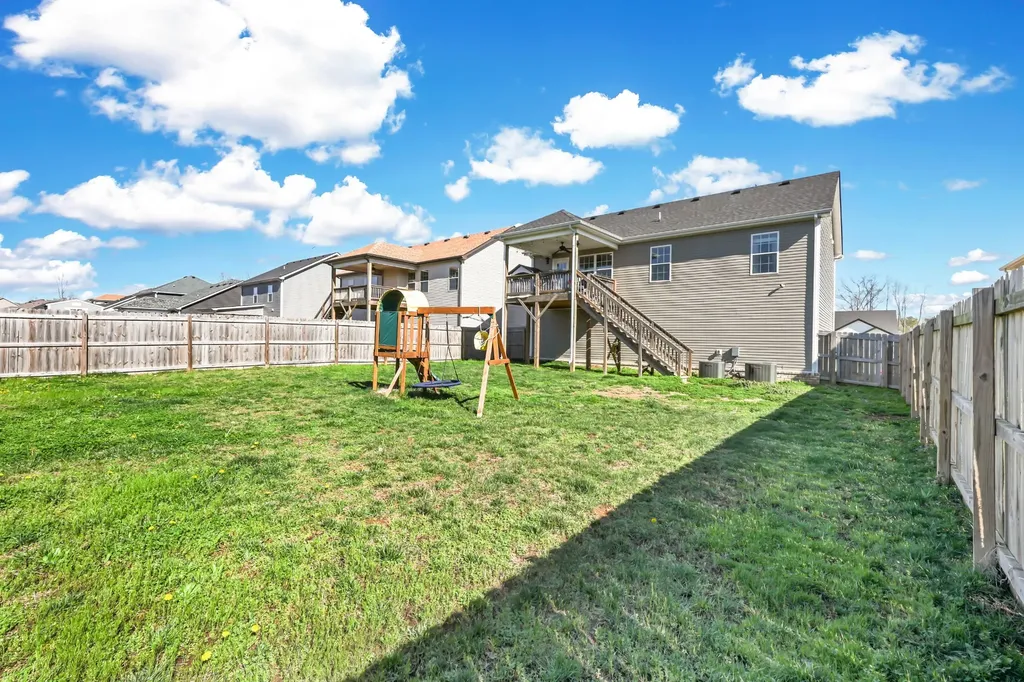1045 Whitney Drive Clarksville TN 37042