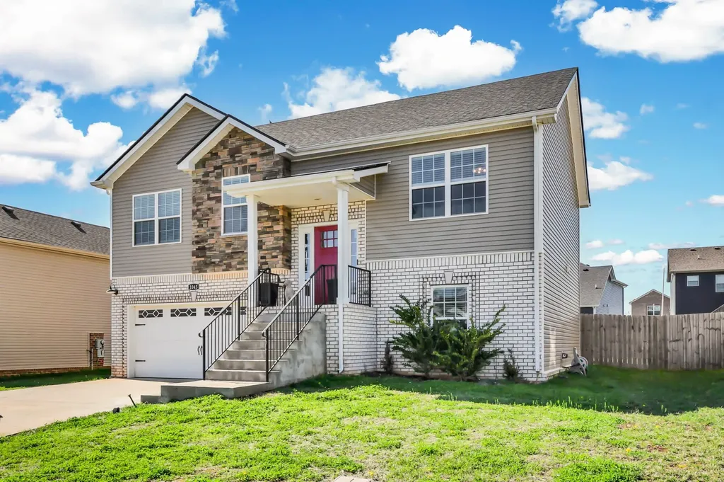 1045 Whitney Drive Clarksville TN 37042