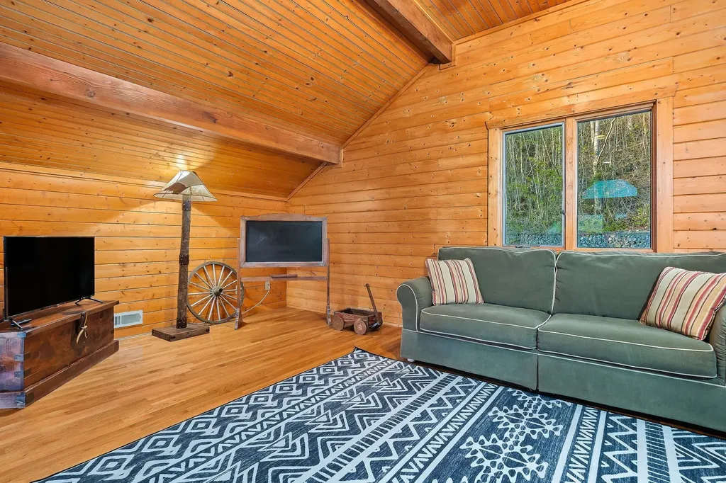 245 Nadia Lane Smithville TN 37166