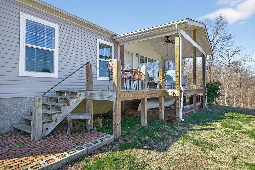39 Old Highway 52, SE Celina TN 38551