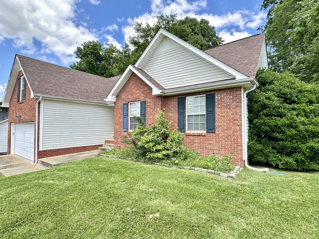 1641 Cedar Springs Circle Clarksville TN 37042