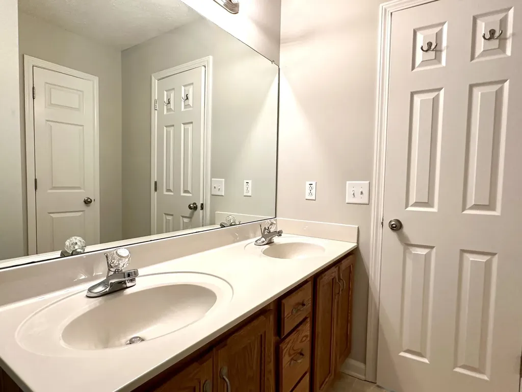 1641 Cedar Springs Circle Clarksville TN 37042