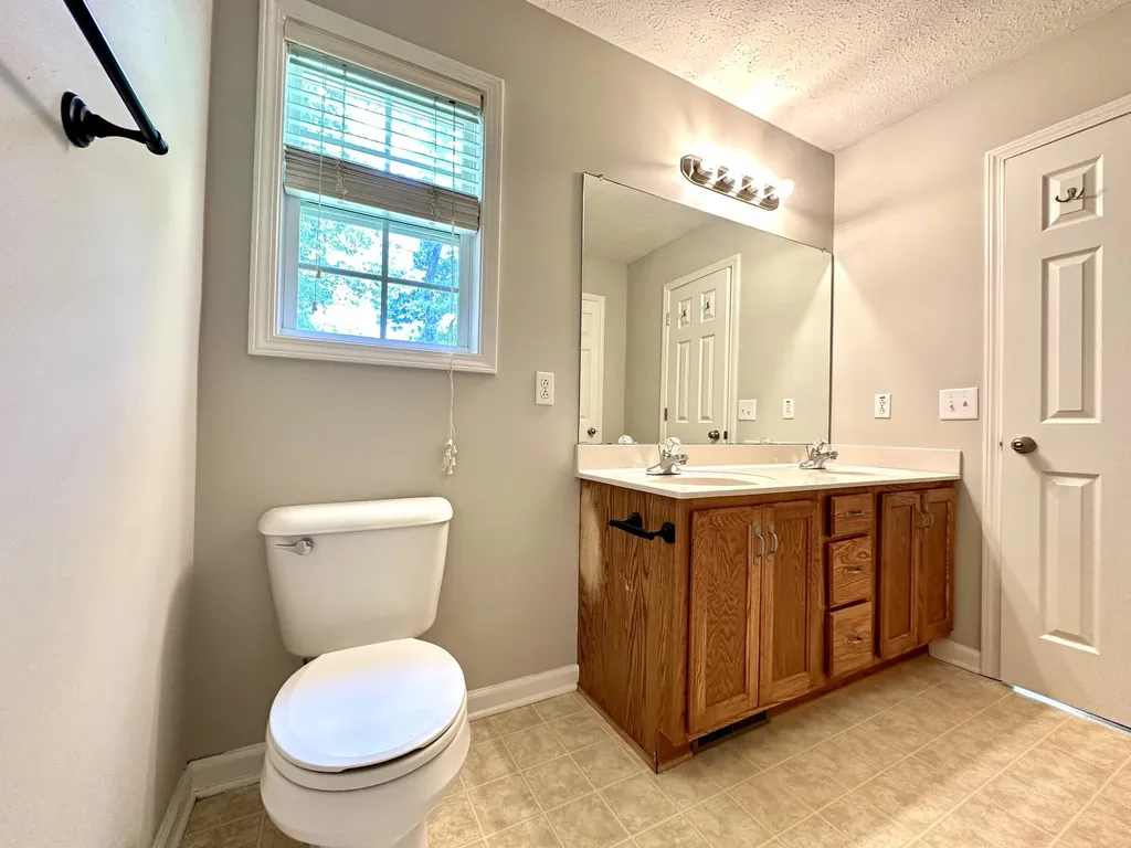 1641 Cedar Springs Circle Clarksville TN 37042