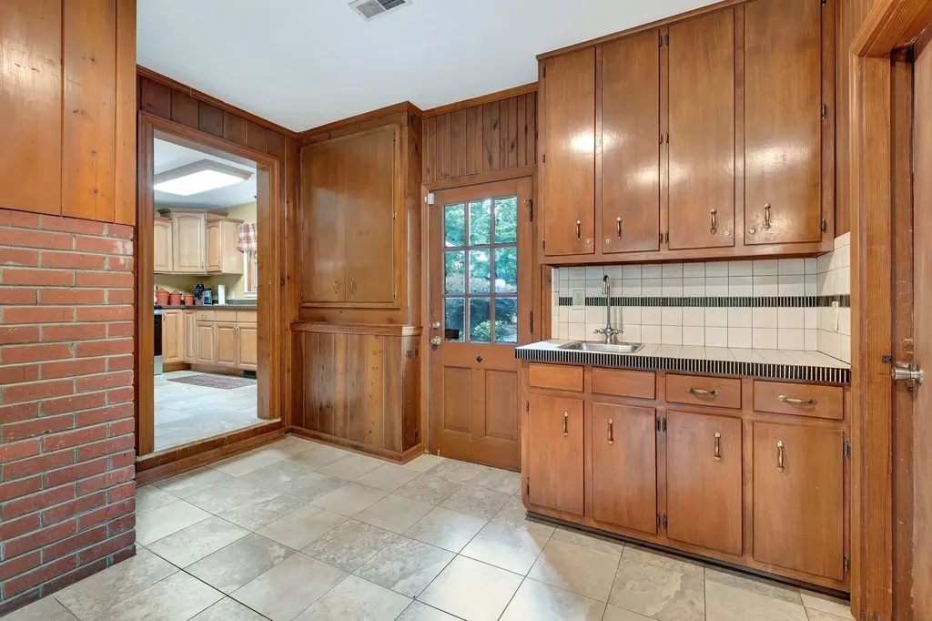 1693 Coles Ferry Pike Lebanon TN 37087