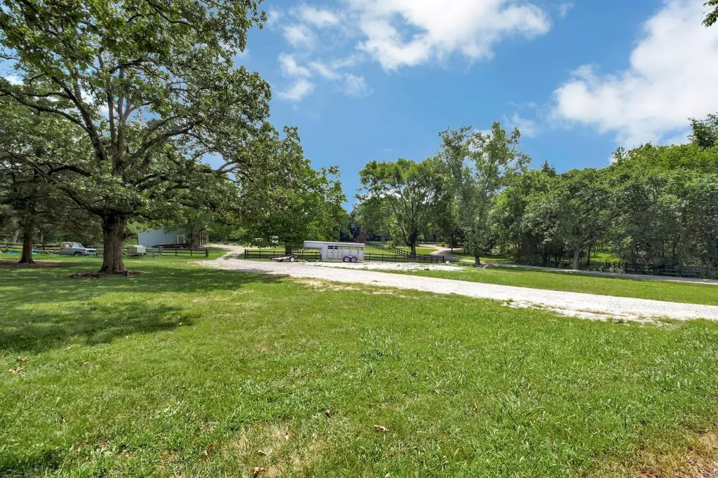 1693 Coles Ferry Pike Lebanon TN 37087