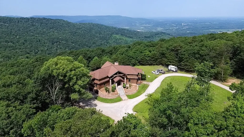 131 Bluff Line Drive Mcminnville TN 37110