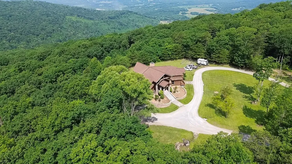 131 Bluff Line Drive Mcminnville TN 37110