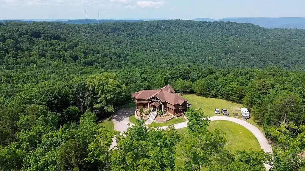 131 Bluff Line Drive Mcminnville TN 37110