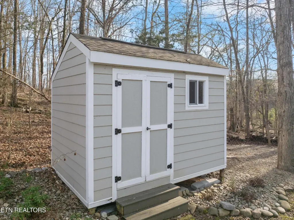 180 E Shore Drive Rockwood TN 37854