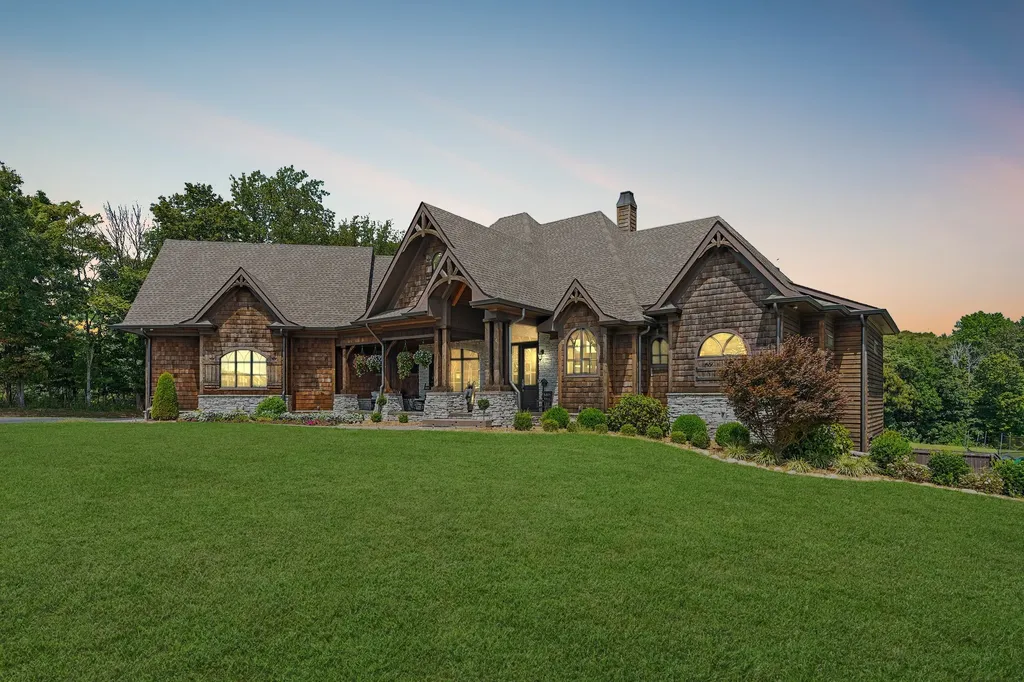 6704 Highway 52, W Lafayette TN 37083