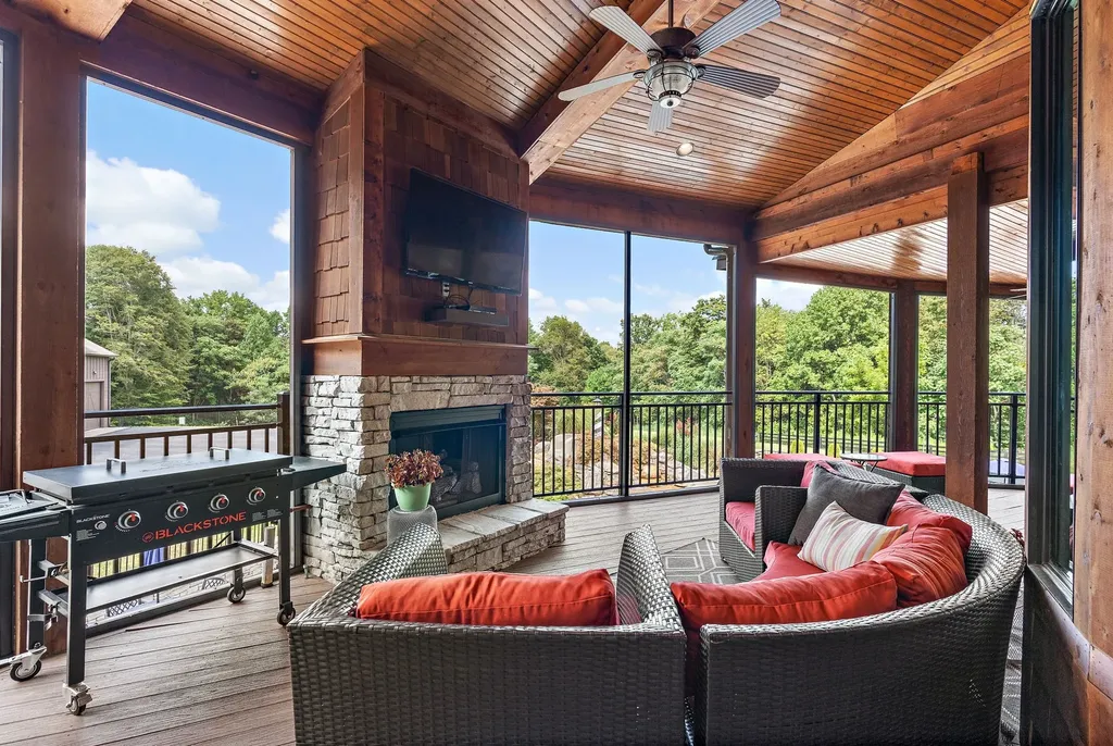 6704 Highway 52, W Lafayette TN 37083