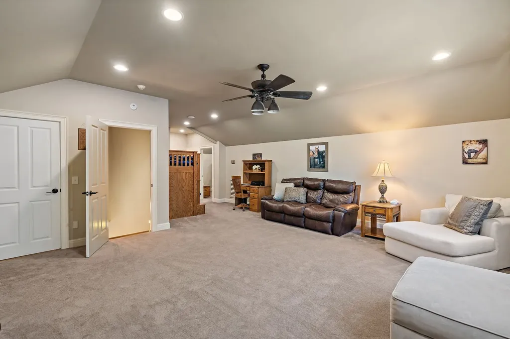 6704 Highway 52, W Lafayette TN 37083