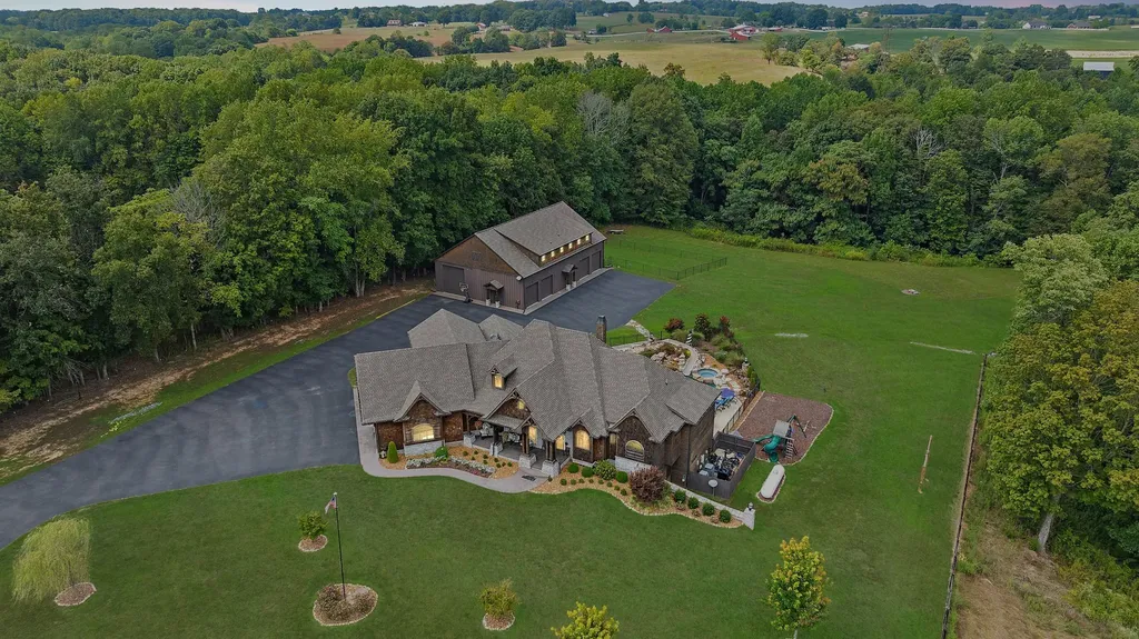 6704 Highway 52, W Lafayette TN 37083