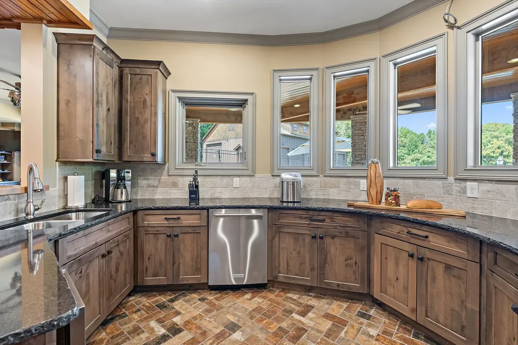 6704 Highway 52, W Lafayette TN 37083