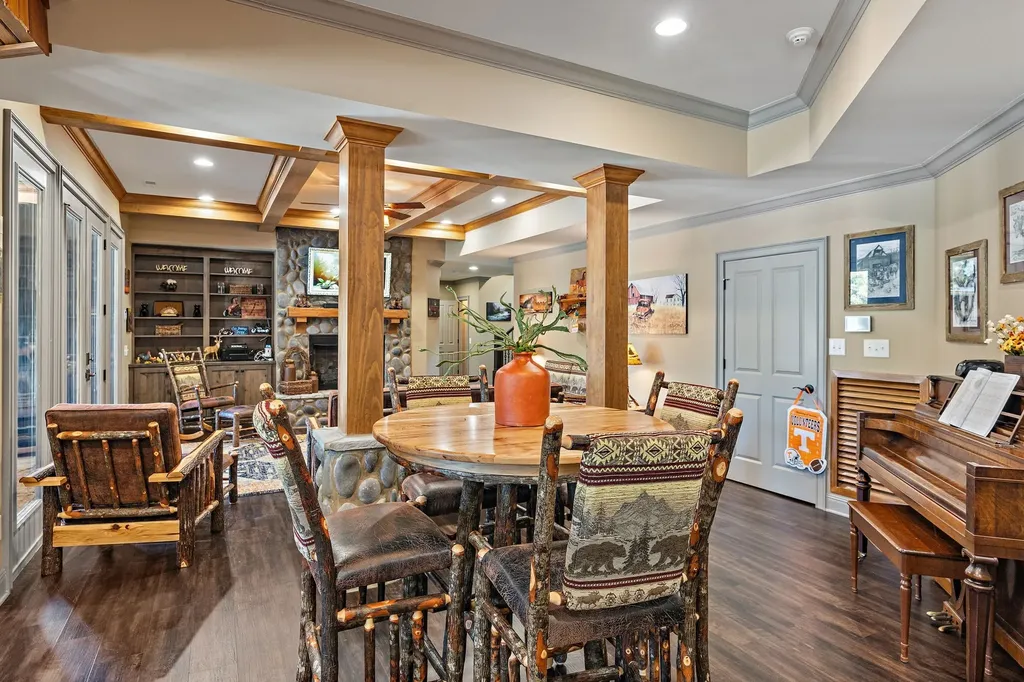 6704 Highway 52, W Lafayette TN 37083