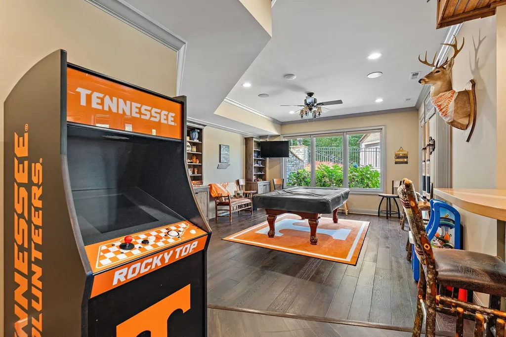 6704 Highway 52, W Lafayette TN 37083