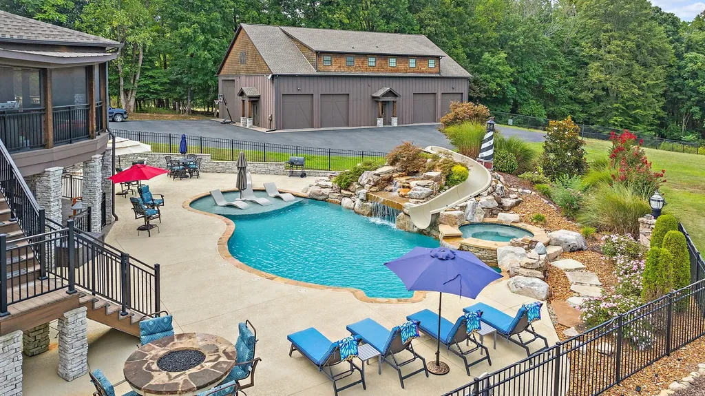 6704 Highway 52, W Lafayette TN 37083