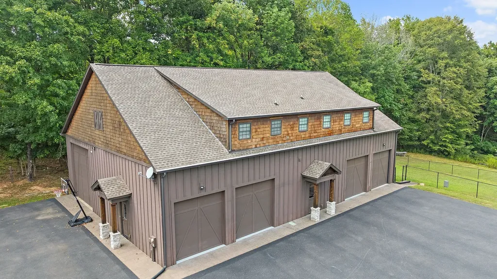 6704 Highway 52, W Lafayette TN 37083
