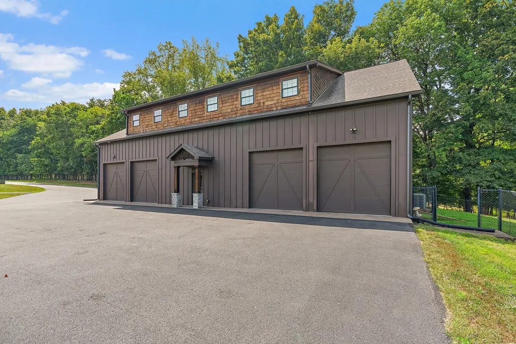 6704 Highway 52, W Lafayette TN 37083