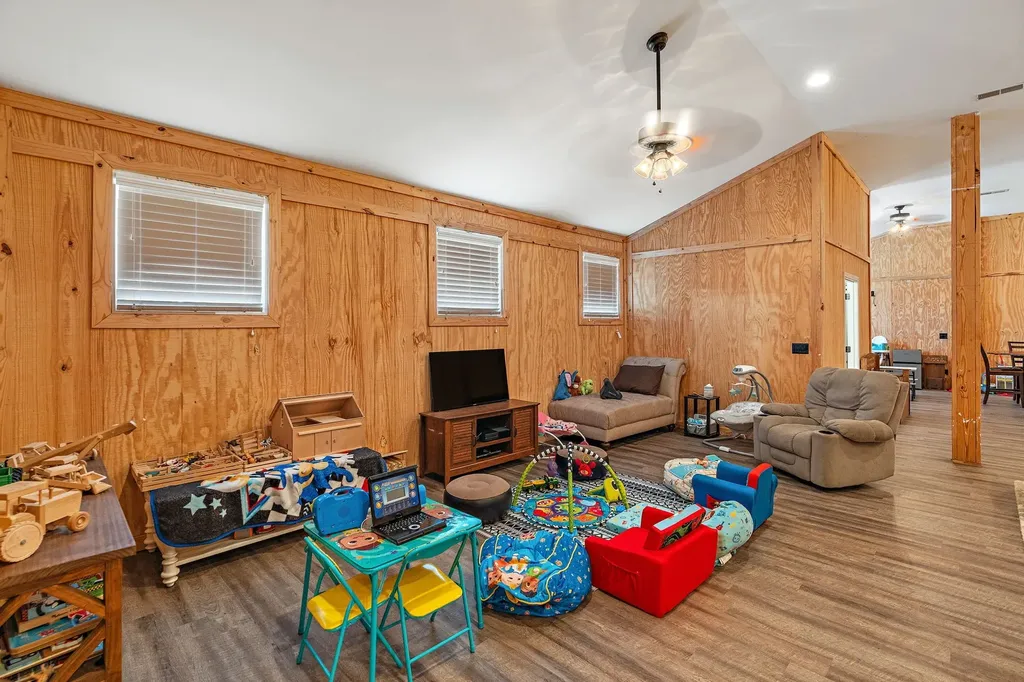 6704 Highway 52, W Lafayette TN 37083