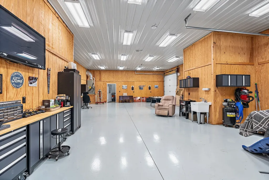 6704 Highway 52, W Lafayette TN 37083