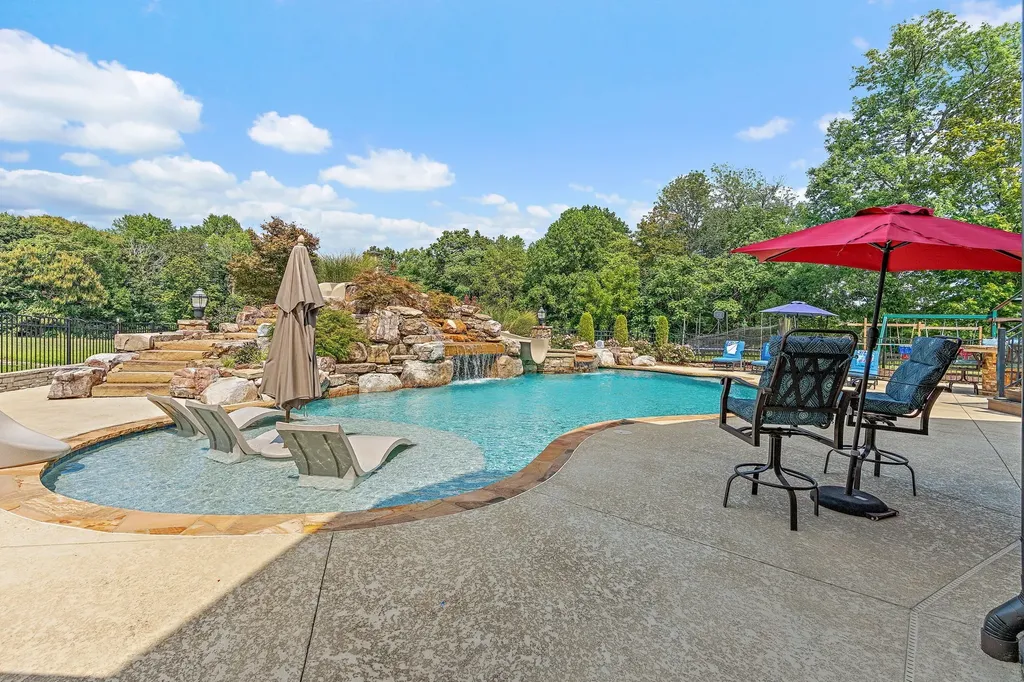 6704 Highway 52, W Lafayette TN 37083