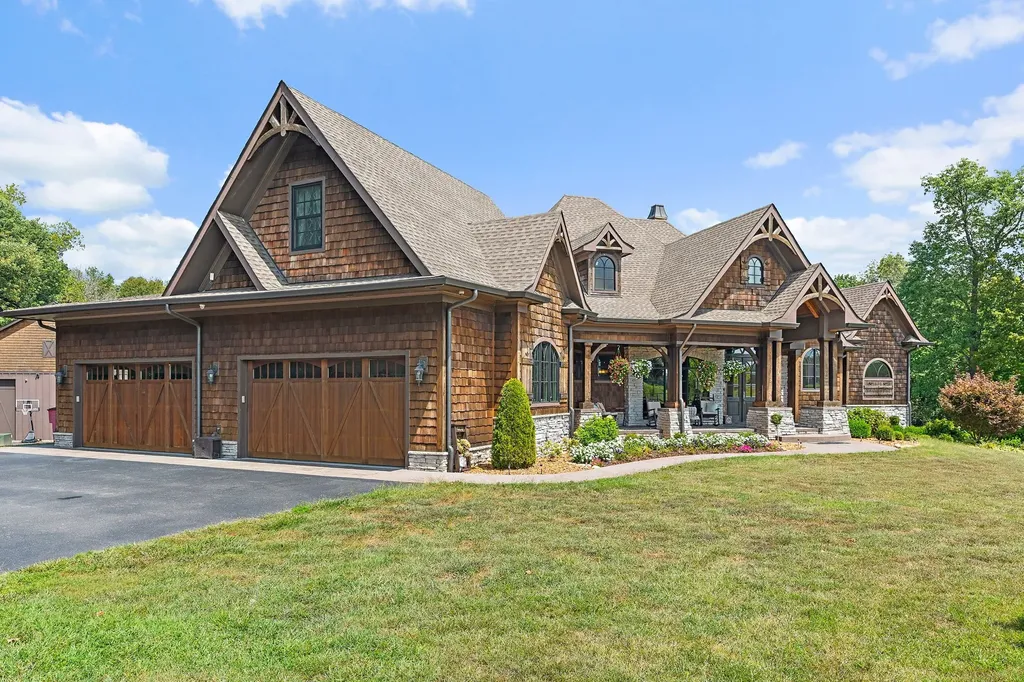 6704 Highway 52, W Lafayette TN 37083