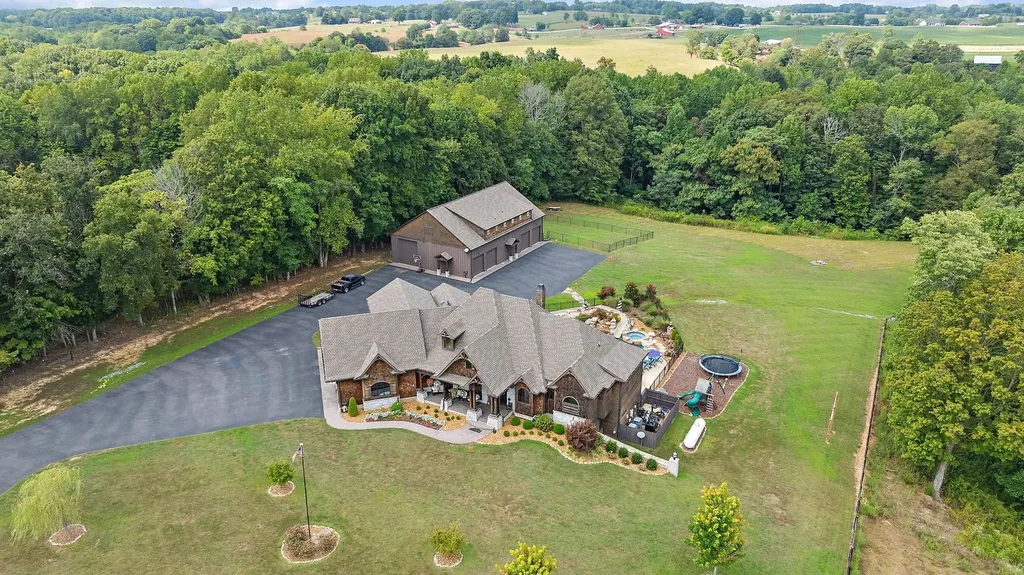 6704 Highway 52, W Lafayette TN 37083
